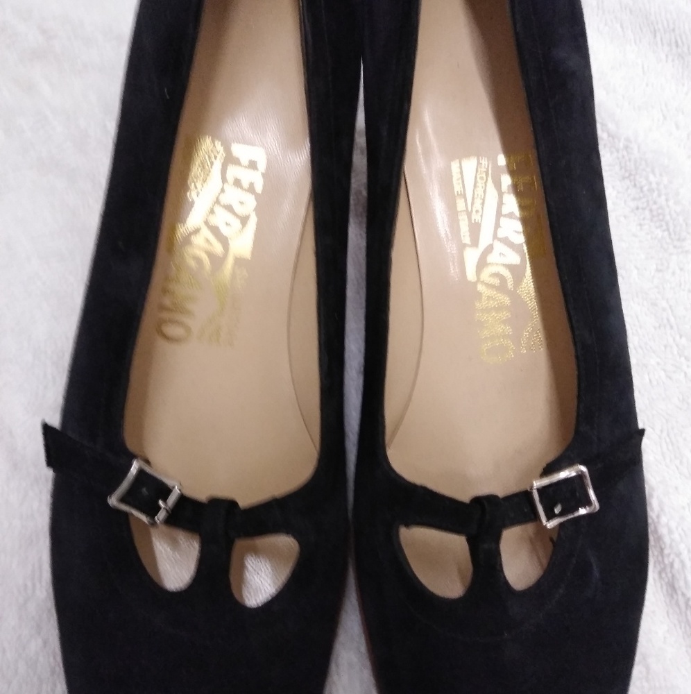 Salvatore Ferragamo suede pumps